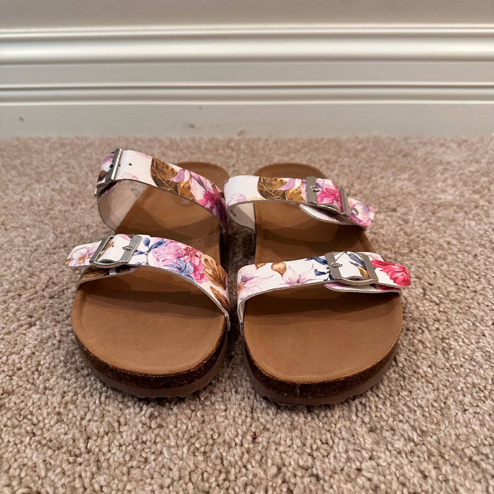 Steve Madden BRAND NEW Birkenstock type sandal